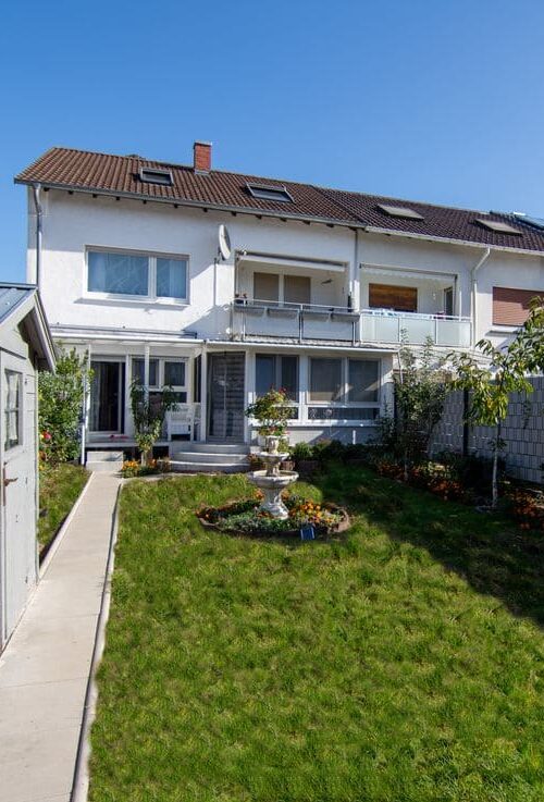 Idyllisch und zentrumsnah gelegene Eigentumswohnung mit Einliegerwohnung, Süd-Terrasse und Garten