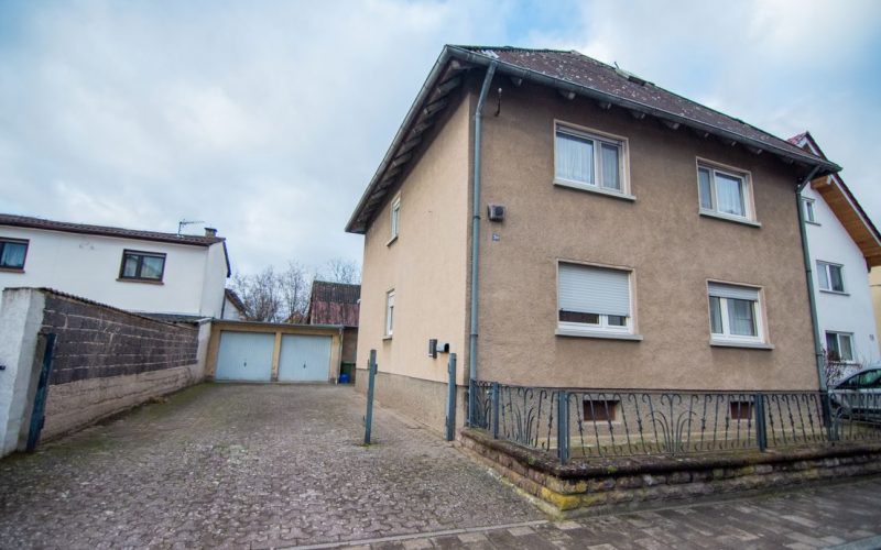 Zweifamilienhaus in begehrter Lage