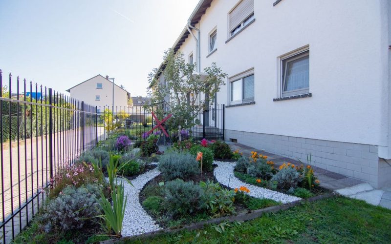 Idyllisch und zentrumsnah gelegene Eigentumswohnung mit Einliegerwohnung, Süd-Terrasse und Garten