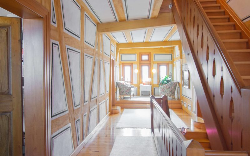 Außergewöhnliches Einfamilienhaus mit Atelier, Nebengebäude und atemberaubender Aussichtslage-10