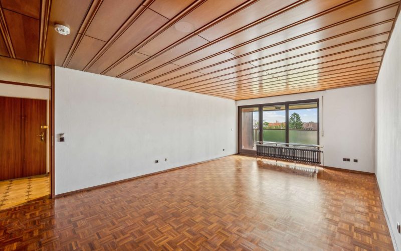 Charmante Dachgeschosswohnung mit viel Potenzial in beliebter Lage von Karlsruhe-1