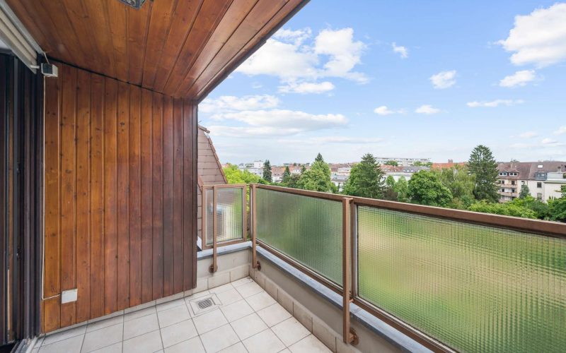 Charmante Dachgeschosswohnung mit viel Potenzial in beliebter Lage von Karlsruhe-16