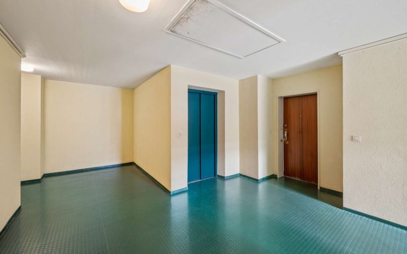 Charmante Dachgeschosswohnung mit viel Potenzial in beliebter Lage von Karlsruhe-4