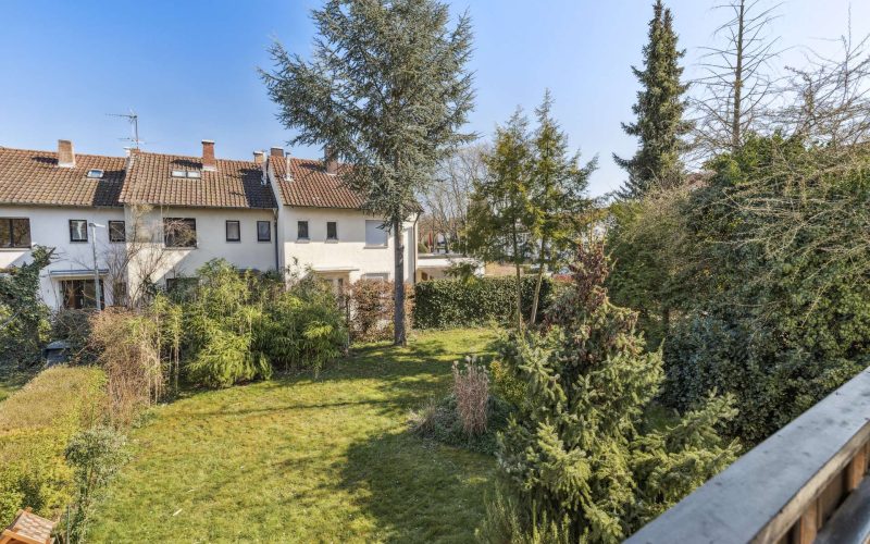 Charmantes Reihenendhaus mit Erbbaurecht, mit großem Garten - ideal für Familien-2