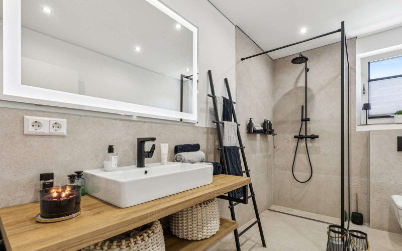 Design trifft Komfort: Exklusive Maisonettewohnung mit Garten und Whirlpool-10