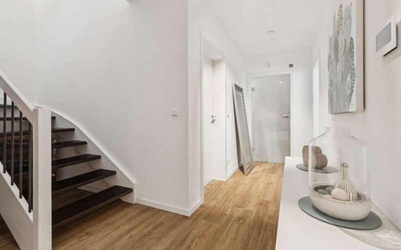 Design trifft Komfort: Exklusive Maisonettewohnung mit Garten und Whirlpool-13