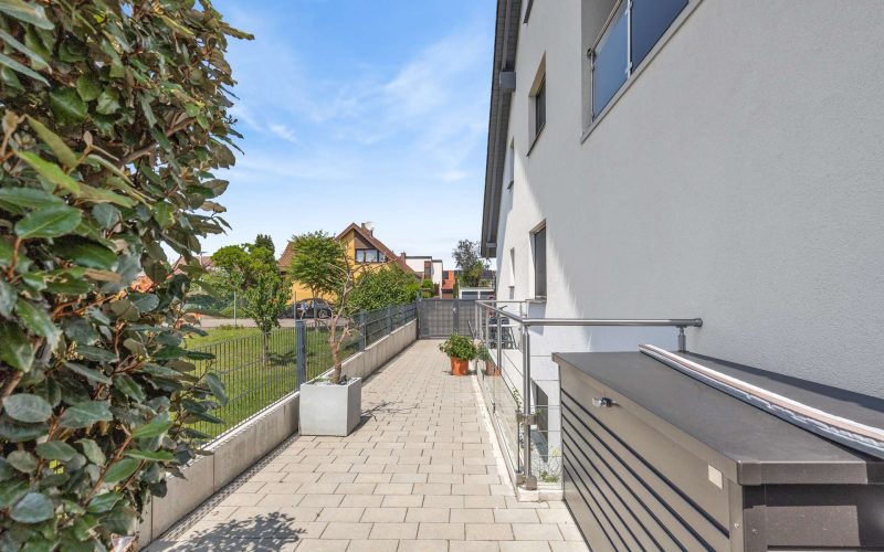 Design trifft Komfort: Exklusive Maisonettewohnung mit Garten und Whirlpool-19