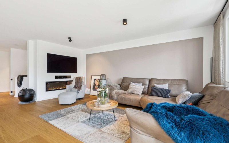 Design trifft Komfort: Exklusive Maisonettewohnung mit Garten und Whirlpool-7