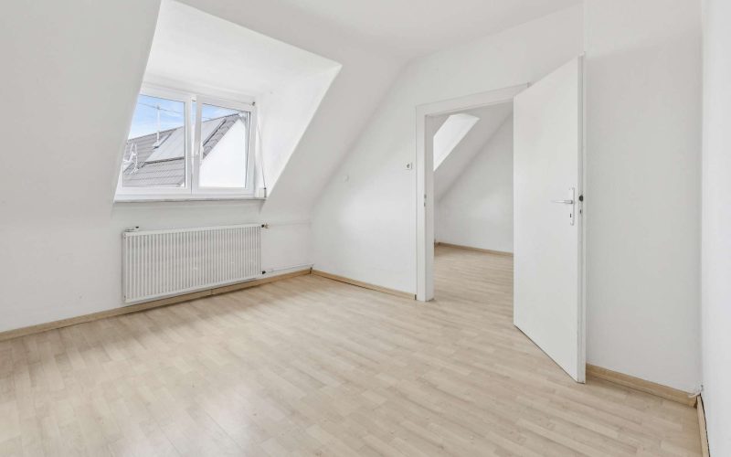Familienfreundliches Einfamilienhaus mit großem Garten in ruhiger Lage von Karlsruhe-12
