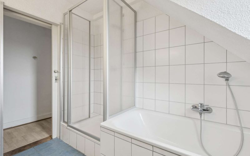 Familienfreundliches Einfamilienhaus mit großem Garten in ruhiger Lage von Karlsruhe-14