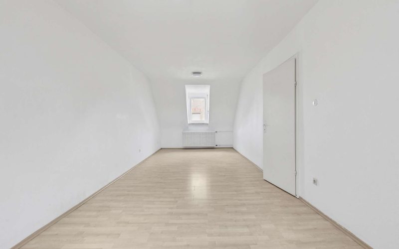 Familienfreundliches Einfamilienhaus mit großem Garten in ruhiger Lage von Karlsruhe-9