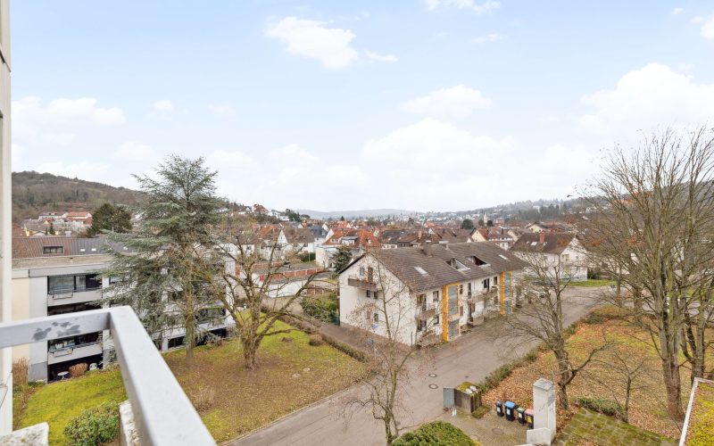 Helle und gepflegte 2-Zimmer-Wohnung mit zwei Balkonen in bester Lage mit fantastischem Ausblick-10