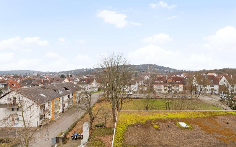 Helle und gepflegte 2-Zimmer-Wohnung mit zwei Balkonen in bester Lage mit fantastischem Ausblick-12