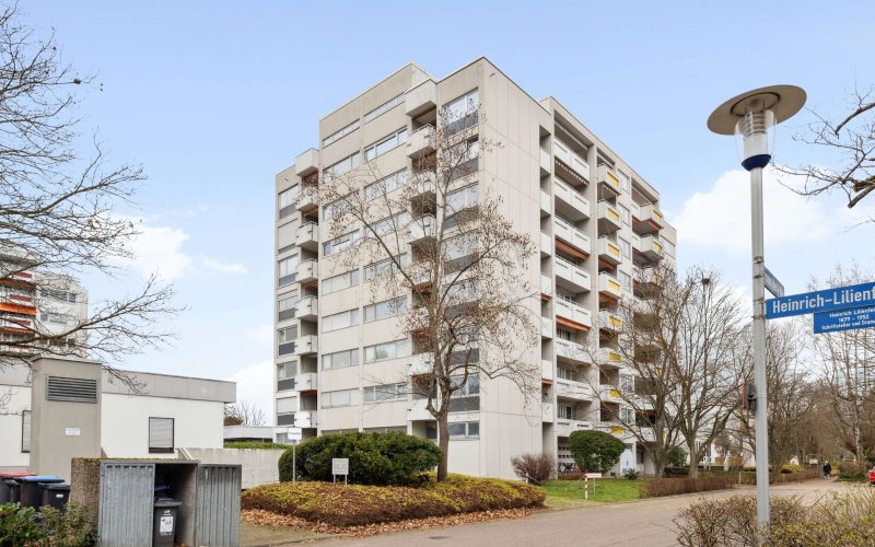Helle und gepflegte 2-Zimmer-Wohnung mit zwei Balkonen in bester Lage mit fantastischem Ausblick-18