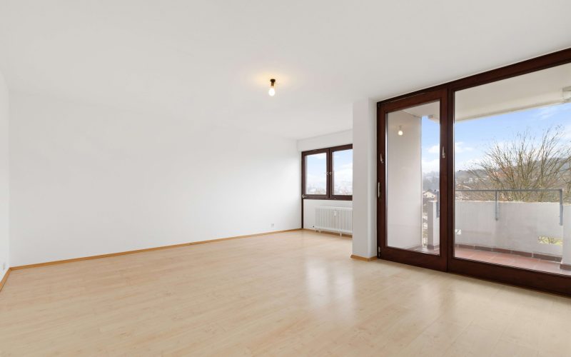 Helle und gepflegte 2-Zimmer-Wohnung mit zwei Balkonen in bester Lage mit fantastischem Ausblick-2