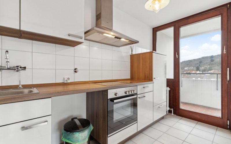Helle und gepflegte 2-Zimmer-Wohnung mit zwei Balkonen in bester Lage mit fantastischem Ausblick-5
