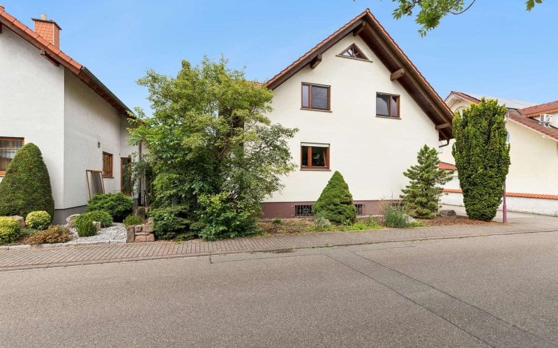 ImmobilienExpert_Karlsdorf-Neuthard_Dachgechoss1