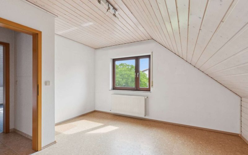 ImmobilienExpert_Karlsdorf-Neuthard_Dachgechoss13