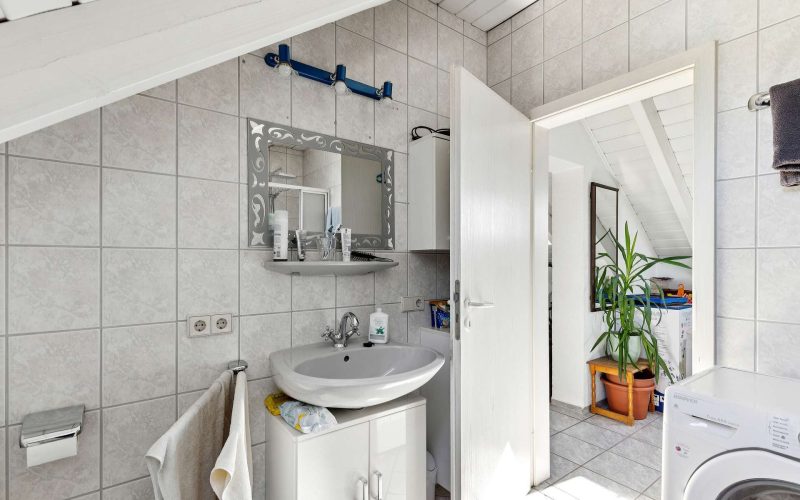 Investieren in Stutensee: Charmantes Mehrfamilienhaus mit sicherer Rendite-7