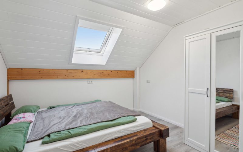 Modernes Mehrfamilienhaus mit Einliegerwohnung in traumhafter Natur in Schönwald im Schwarzwald-14