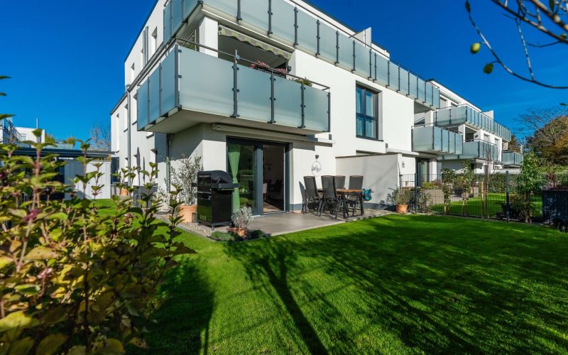 Neuwertige Erdgeschosswohnung inkl. 2TG Stellplätze und eigenem Garten - Ihr grünes Paradies-1