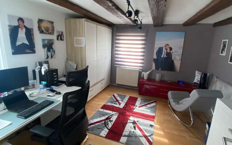 Sehr gepflegtes Einfamilienhaus - gute Lage und Top-Aussicht inklusive-11