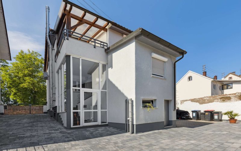 Sehr gepflegtes Einfamilienhaus - gute Lage und Top-Aussicht inklusive-3