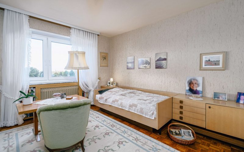 Sofort frei! Helle und äußerst gepflegte 4-Zimmerwohnung mit Balkon und herrlicher Aussicht-7