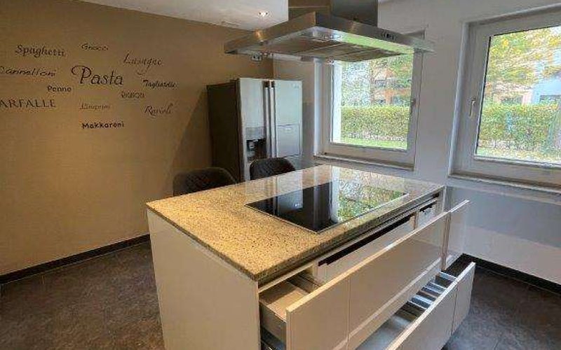 Stilvolle 4-Zimmer-Wohnung in der beliebten und zentrumsnahen Südweststadt-3